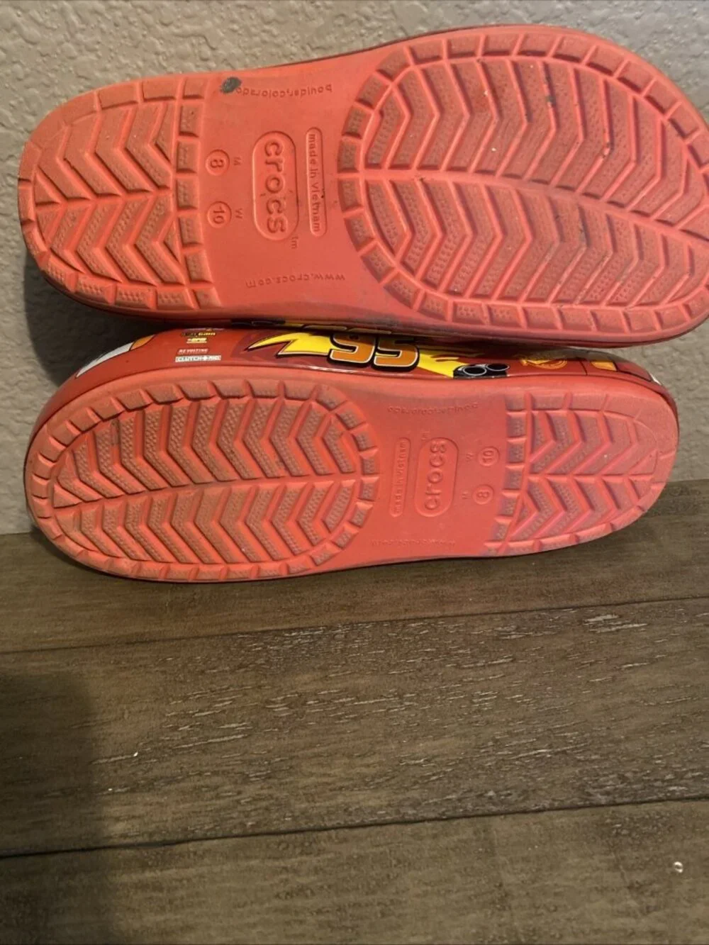lightning mcqueen crocs M8 W10 - Picture 7 of 7